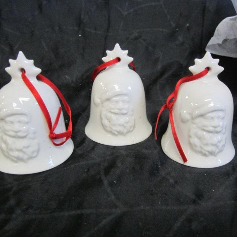 Vtg 1985 GOEBEL BELL ORNAMENT IVORY COLORED PORCELAIN BELL ORNAMENT SET OF 3